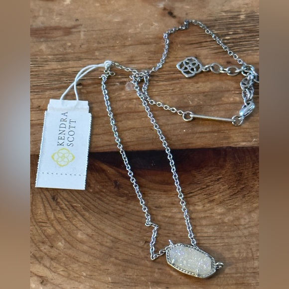 Kendra Scott Elisa Silver Pendant Necklace in Iridescent Drusy - Picture 4 of 6